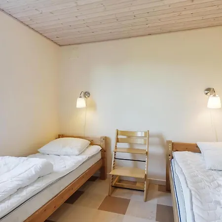 Velbeliggende I Ristinge Langeland Feriehus *